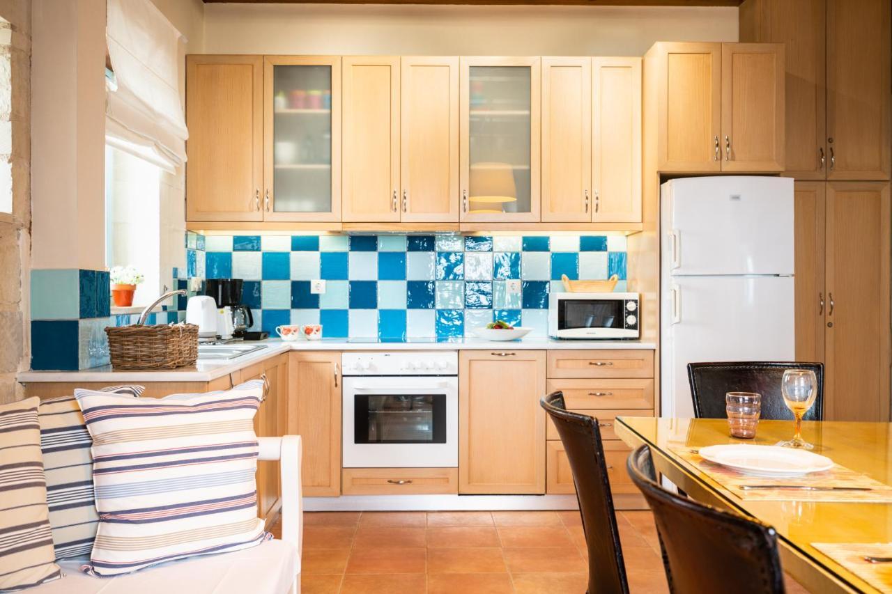 Beachfront Villa Turquoise With Private Pool, Bbq And Ping Pong Table Chania  Exterior photo